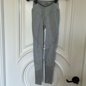 JOJA new seamless vcut leggings!